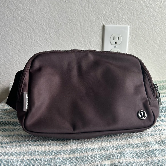 lululemon Everywhere Belt Bag 1l - Picture 1 of 8